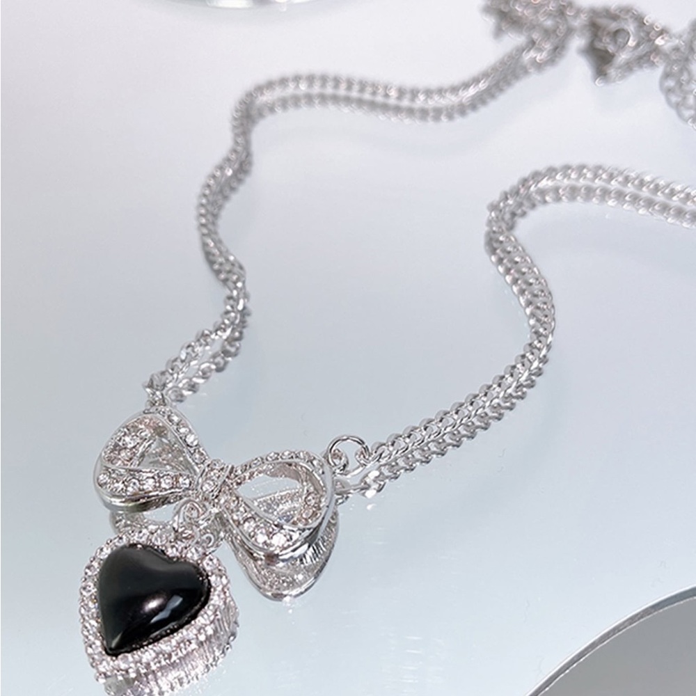 Faux Onxy Rhinestone Bow Necklace